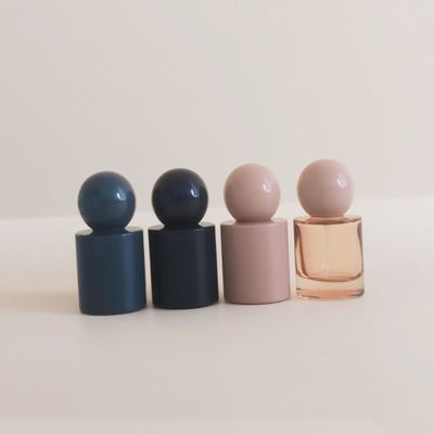 علب الزجاج العطر الفاخرة حسب الطلب 30ml و 50ml الضباب أو مضخة المصل عبوة زجاجية كرة مستديرة غطاء لمنتج المصل