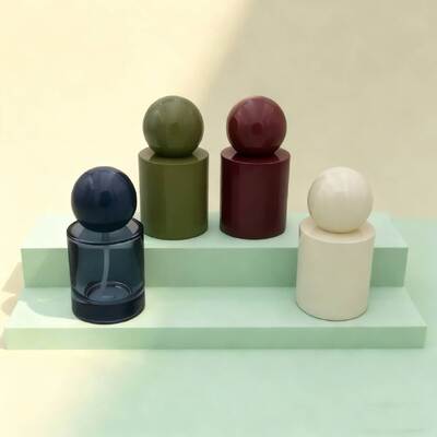 علب الزجاج العطر الفاخرة حسب الطلب 30ml و 50ml الضباب أو مضخة المصل عبوة زجاجية كرة مستديرة غطاء لمنتج المصل